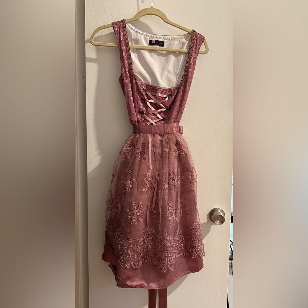 Charming Mauve Lace Dirndl